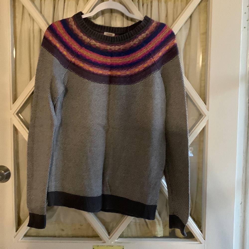 Gray Mossimo sweater with colored detail around neck.